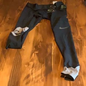 Nike pro hyper recovery tight